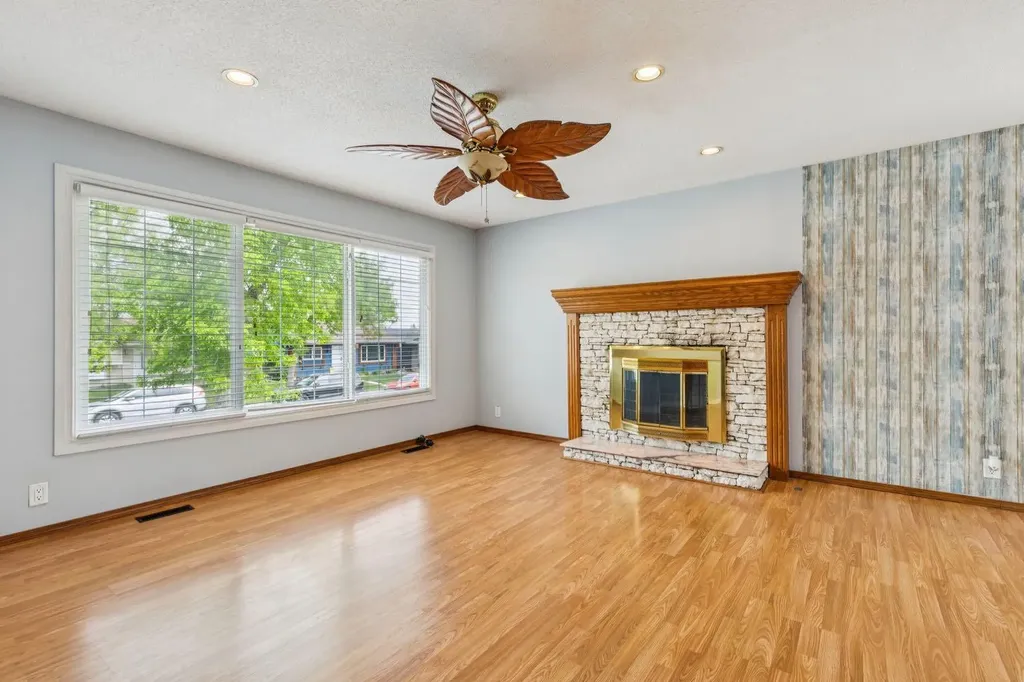 755 Whitemont Drive NE Calgary AB T1Y 3H1