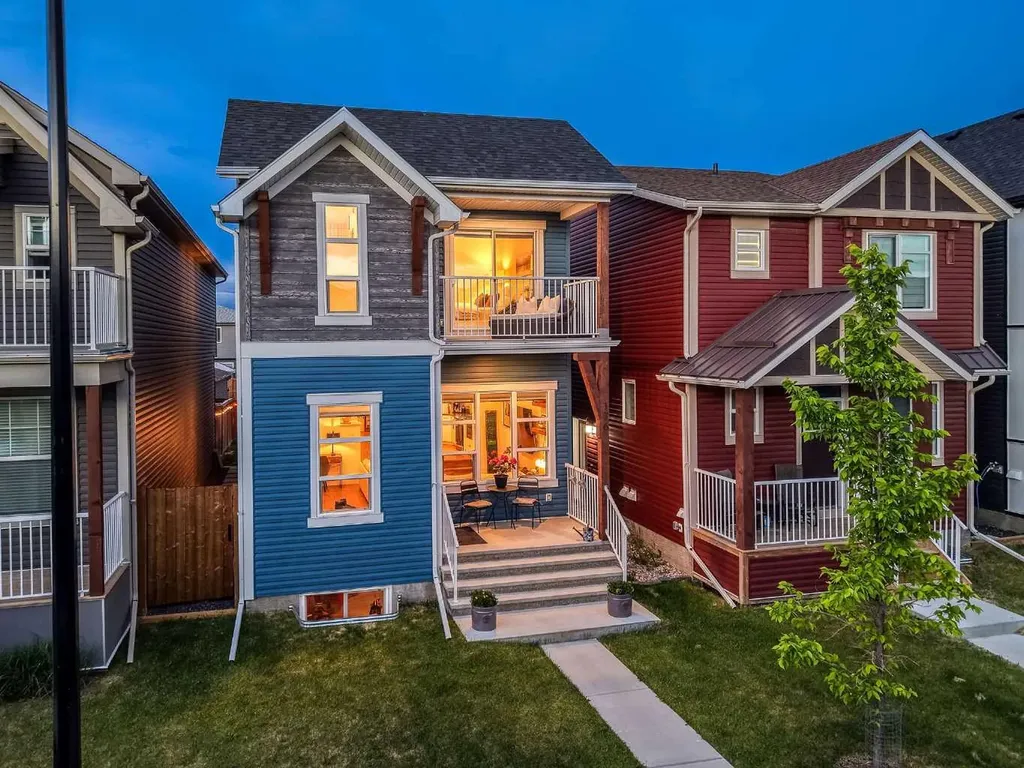 176 Seton Villas SE Calgary AB T3M 3L9