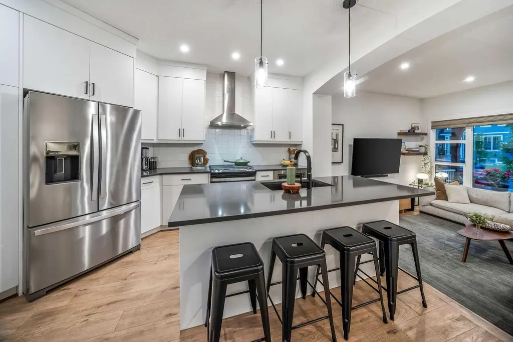 176 Seton Villas SE Calgary AB T3M 3L9