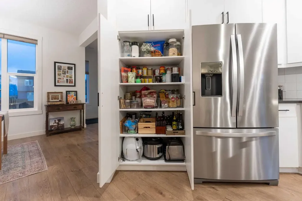 176 Seton Villas SE Calgary AB T3M 3L9