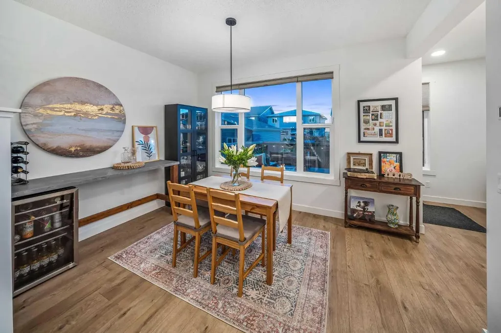 176 Seton Villas SE Calgary AB T3M 3L9