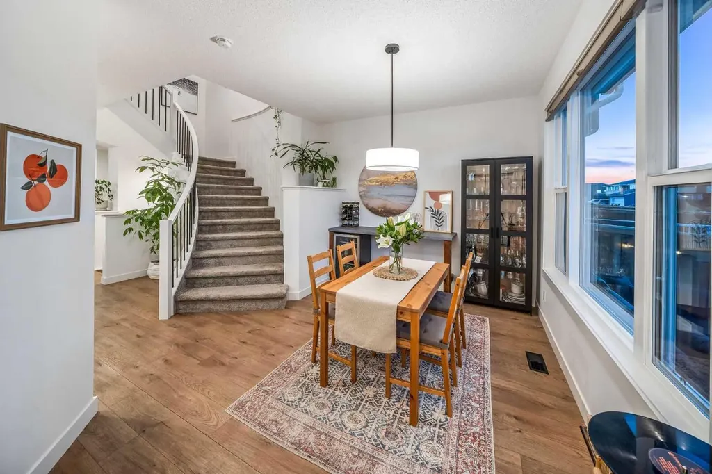 176 Seton Villas SE Calgary AB T3M 3L9
