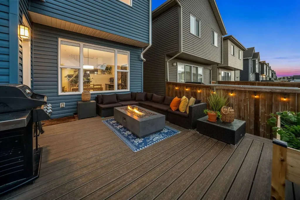 176 Seton Villas SE Calgary AB T3M 3L9