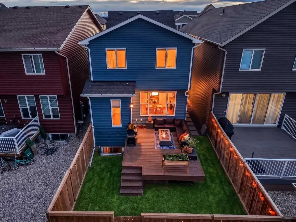 176 Seton Villas SE Calgary AB T3M 3L9