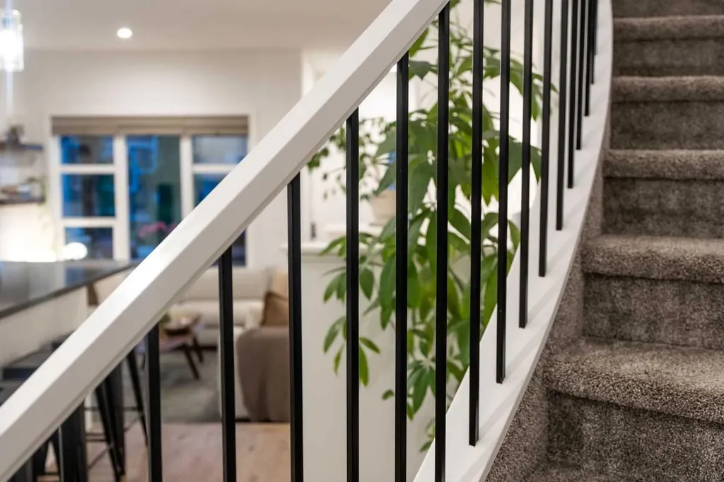 176 Seton Villas SE Calgary AB T3M 3L9