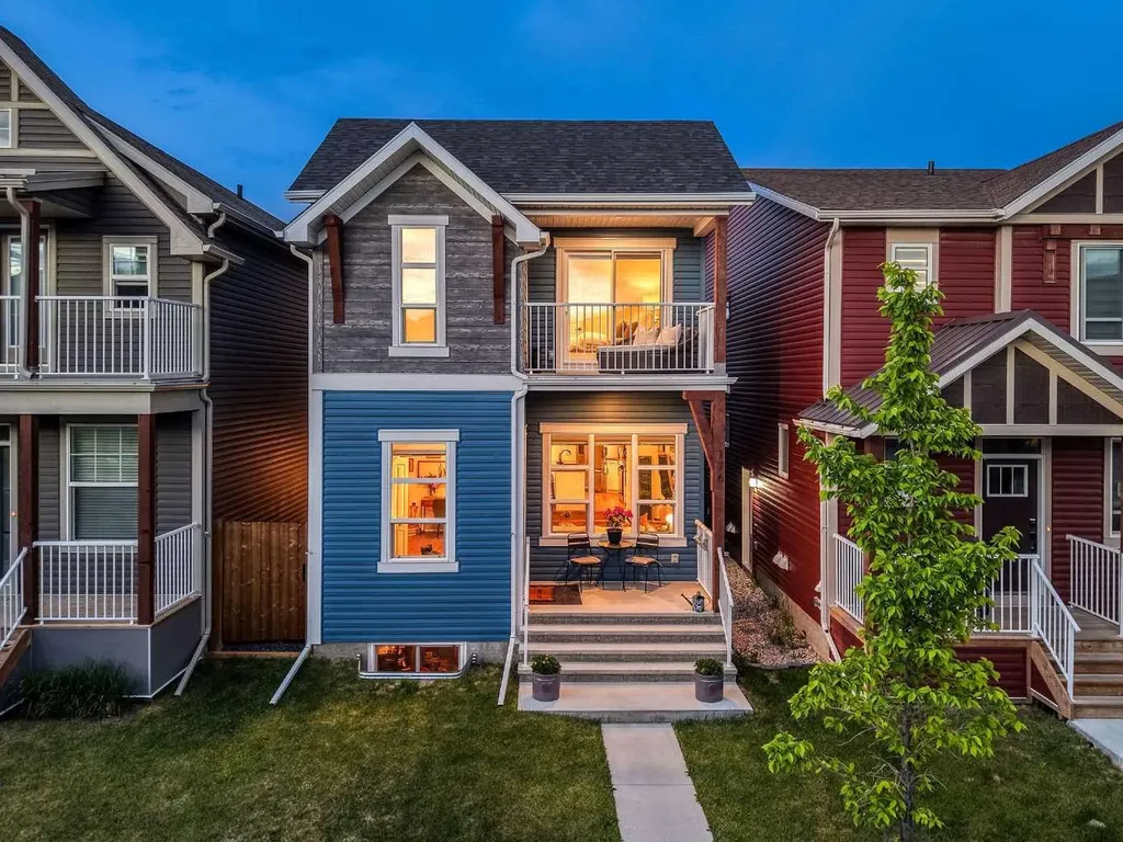 176 Seton Villas SE Calgary AB T3M 3L9