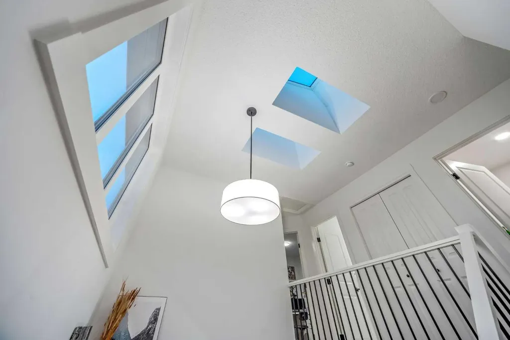 176 Seton Villas SE Calgary AB T3M 3L9