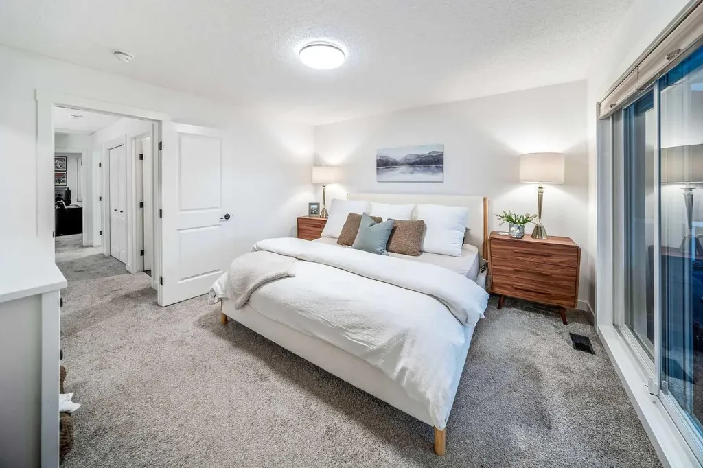 176 Seton Villas SE Calgary AB T3M 3L9