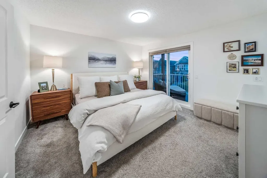 176 Seton Villas SE Calgary AB T3M 3L9