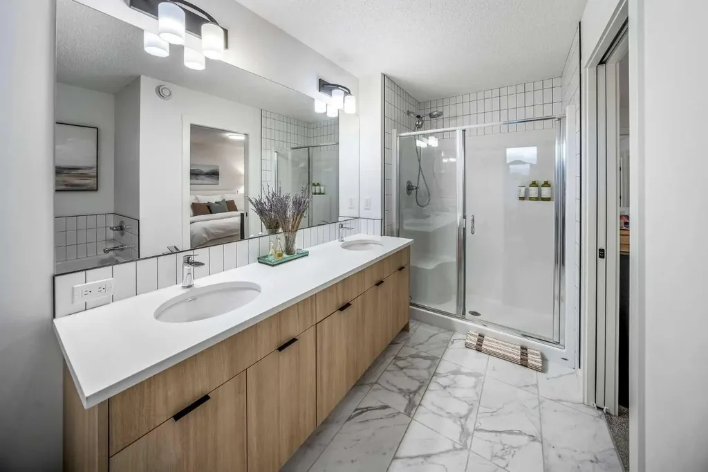 176 Seton Villas SE Calgary AB T3M 3L9