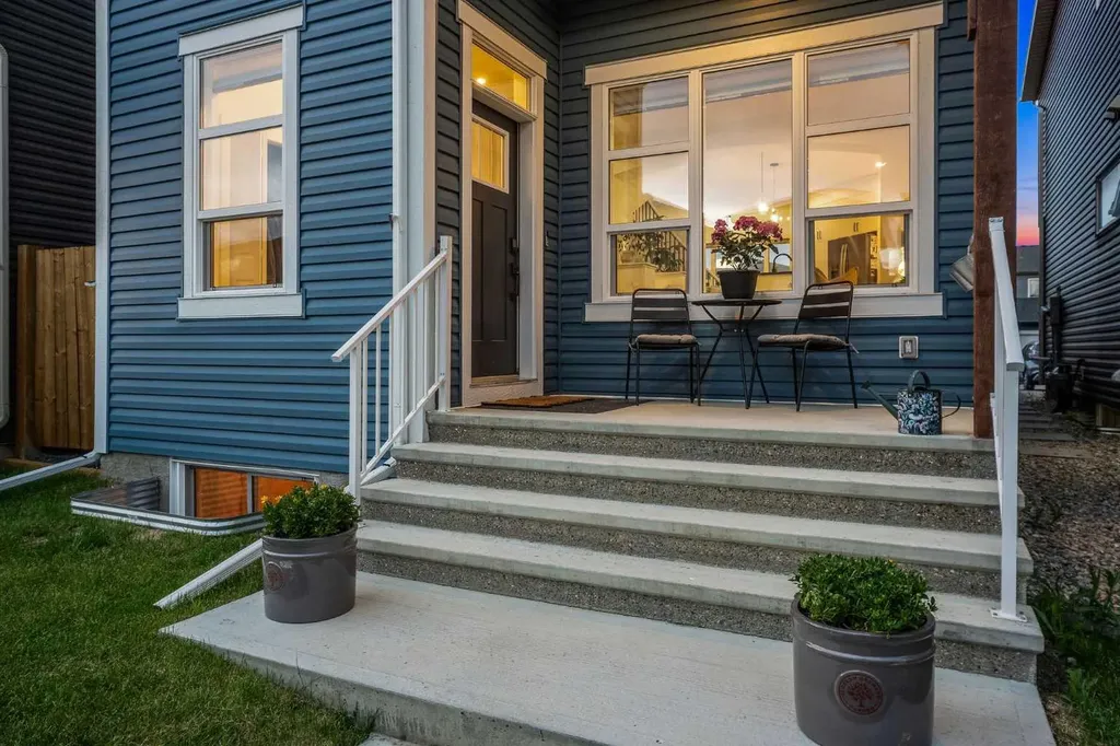 176 Seton Villas SE Calgary AB T3M 3L9