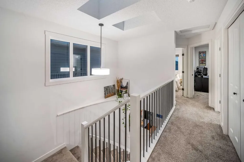 176 Seton Villas SE Calgary AB T3M 3L9