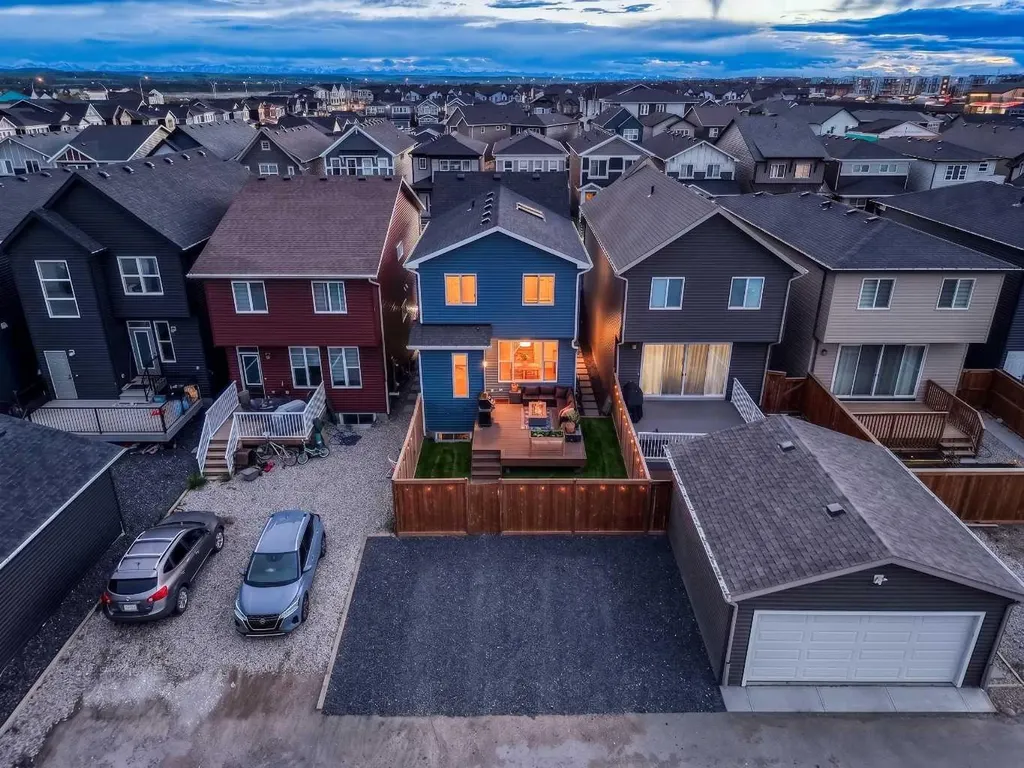 176 Seton Villas SE Calgary AB T3M 3L9