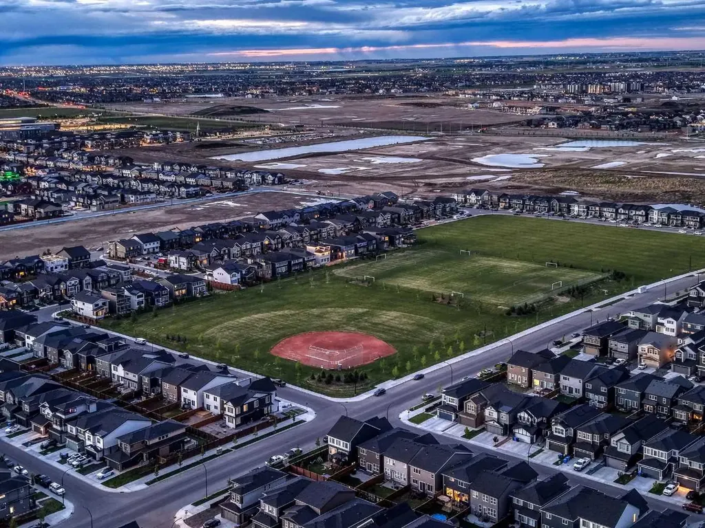 176 Seton Villas SE Calgary AB T3M 3L9