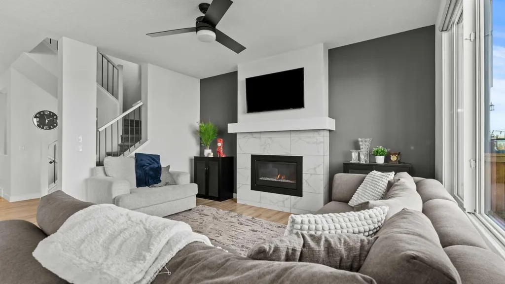 152 Threepoint Cove Okotoks AB T1S5S4