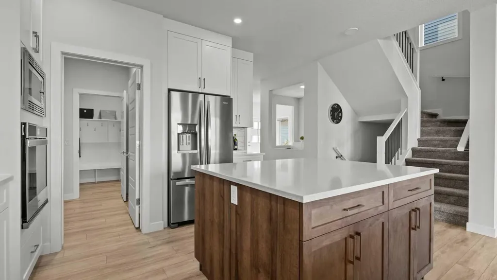 152 Threepoint Cove Okotoks AB T1S5S4