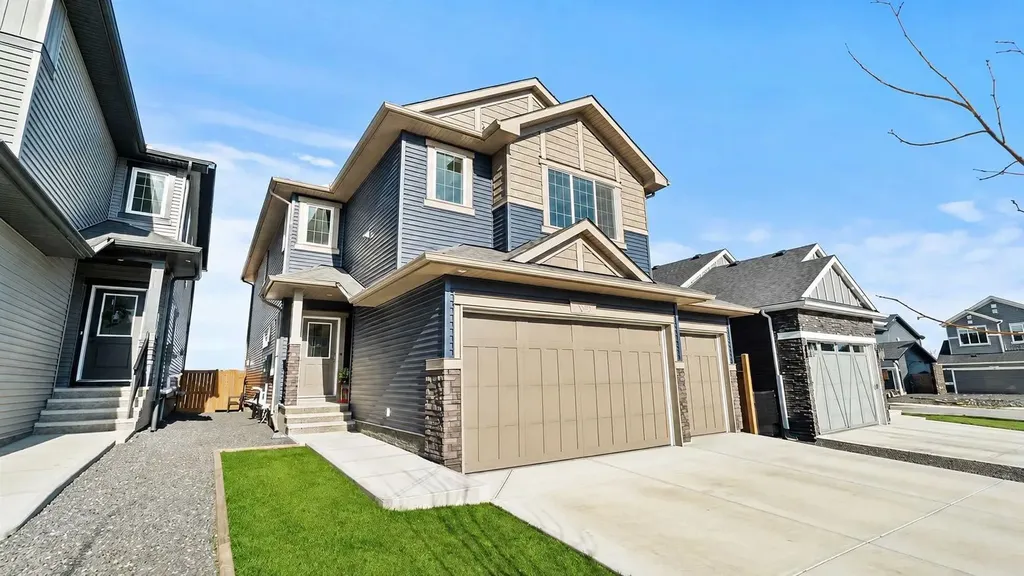 152 Threepoint Cove Okotoks AB T1S5S4