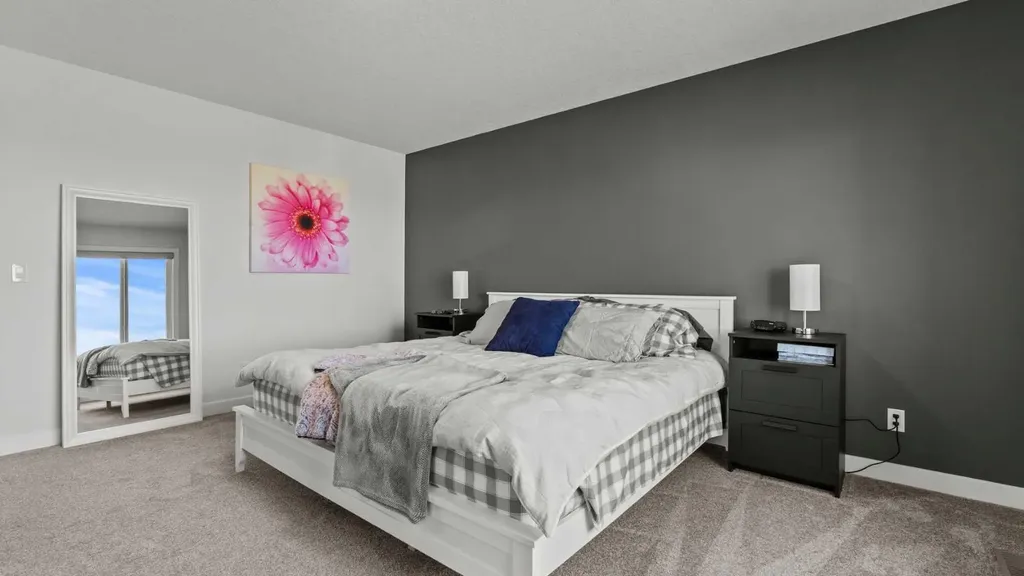 152 Threepoint Cove Okotoks AB T1S5S4