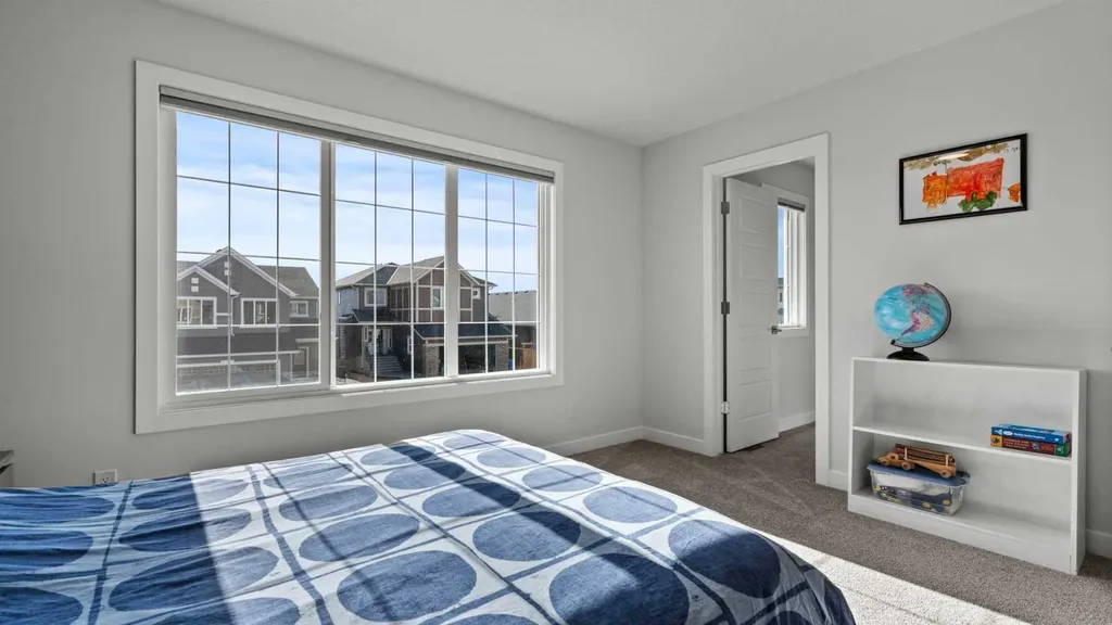 152 Threepoint Cove Okotoks AB T1S5S4