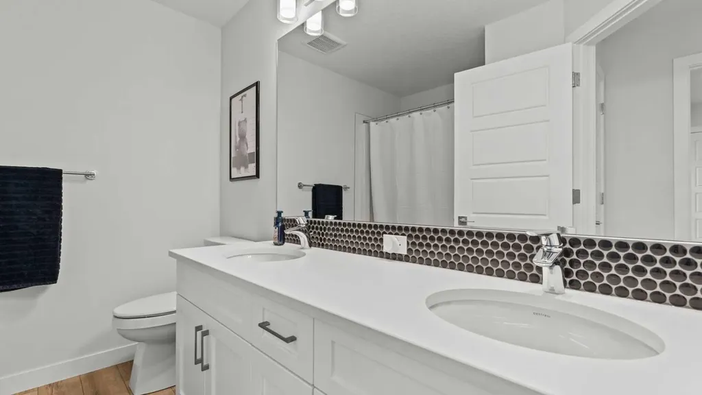 152 Threepoint Cove Okotoks AB T1S5S4