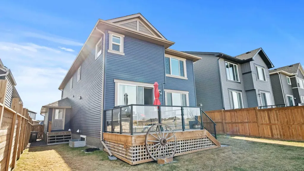 152 Threepoint Cove Okotoks AB T1S5S4