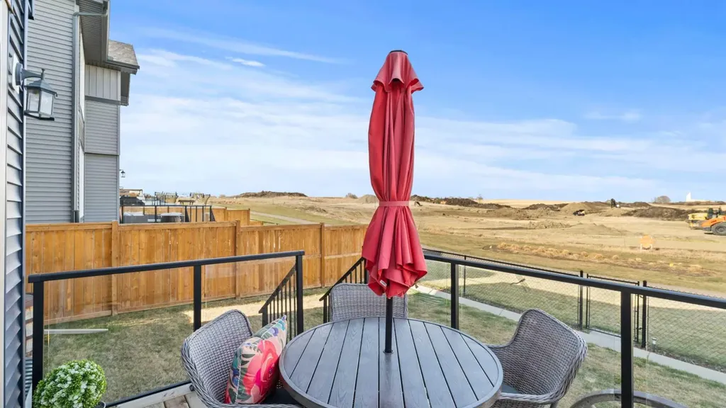 152 Threepoint Cove Okotoks AB T1S5S4