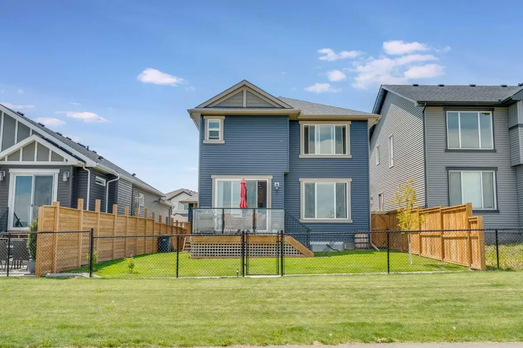 152 Threepoint Cove Okotoks AB T1S5S4