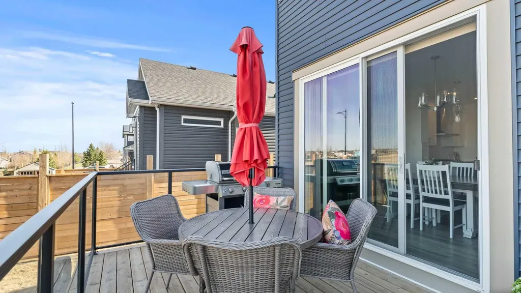 152 Threepoint Cove Okotoks AB T1S5S4