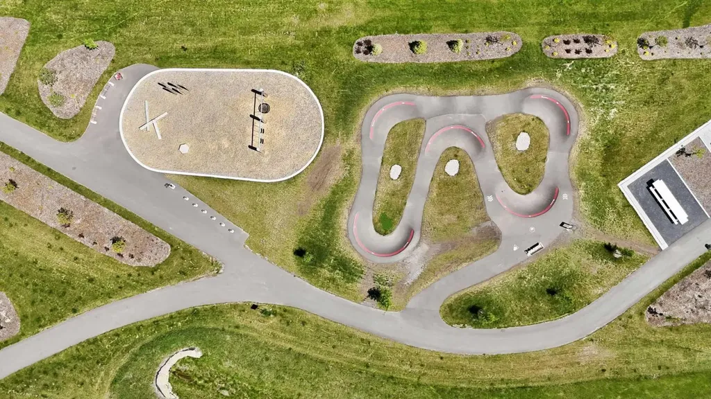 152 Threepoint Cove Okotoks AB T1S5S4