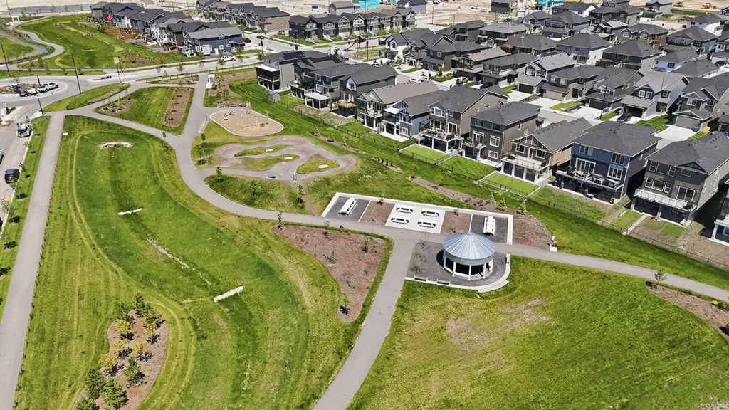 152 Threepoint Cove Okotoks AB T1S5S4