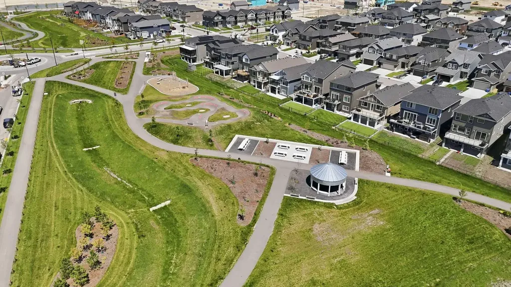 152 Threepoint Cove Okotoks AB T1S5S4