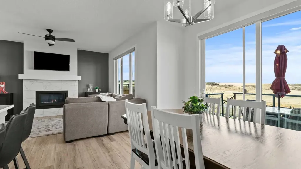 152 Threepoint Cove Okotoks AB T1S5S4