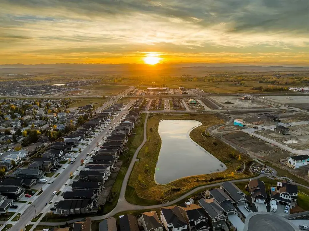 152 Threepoint Cove Okotoks AB T1S5S4