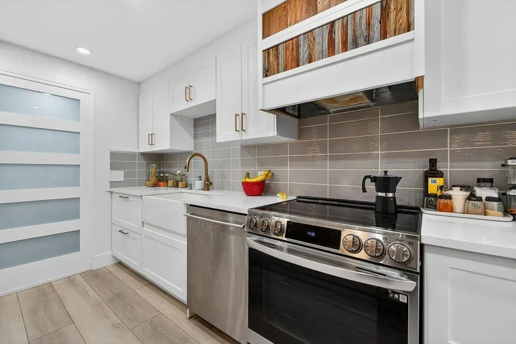 1215 Cameron Avenue SW Calgary AB T2T 0K8