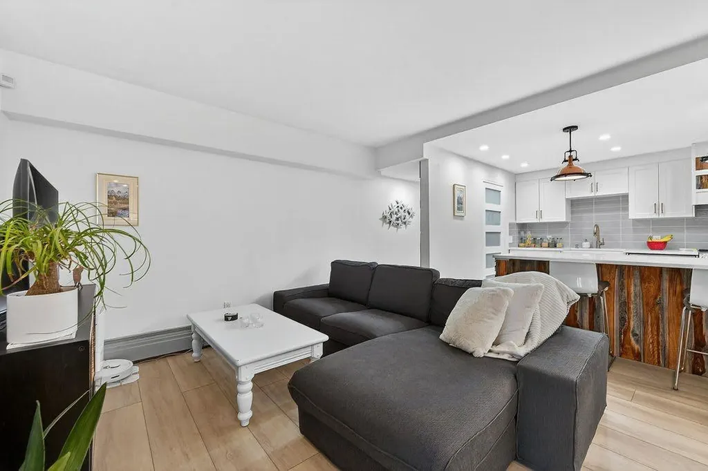 1215 Cameron Avenue SW Calgary AB T2T 0K8