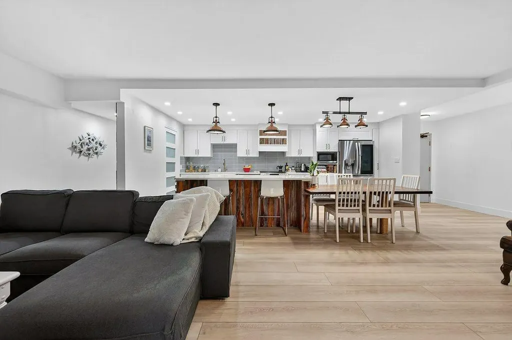1215 Cameron Avenue SW Calgary AB T2T 0K8