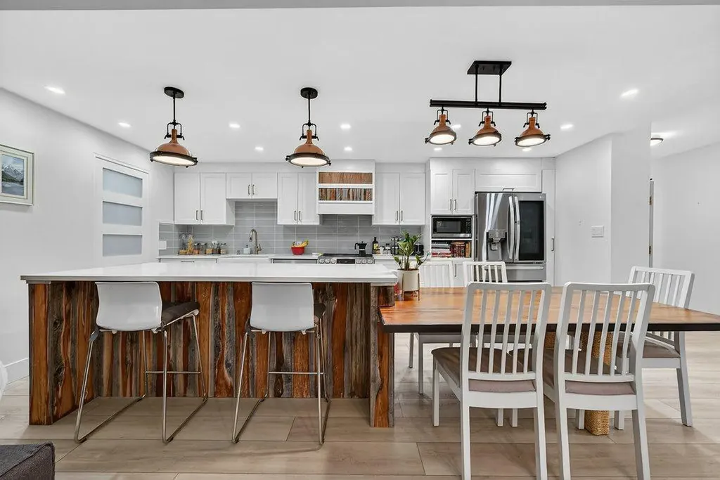 1215 Cameron Avenue SW Calgary AB T2T 0K8