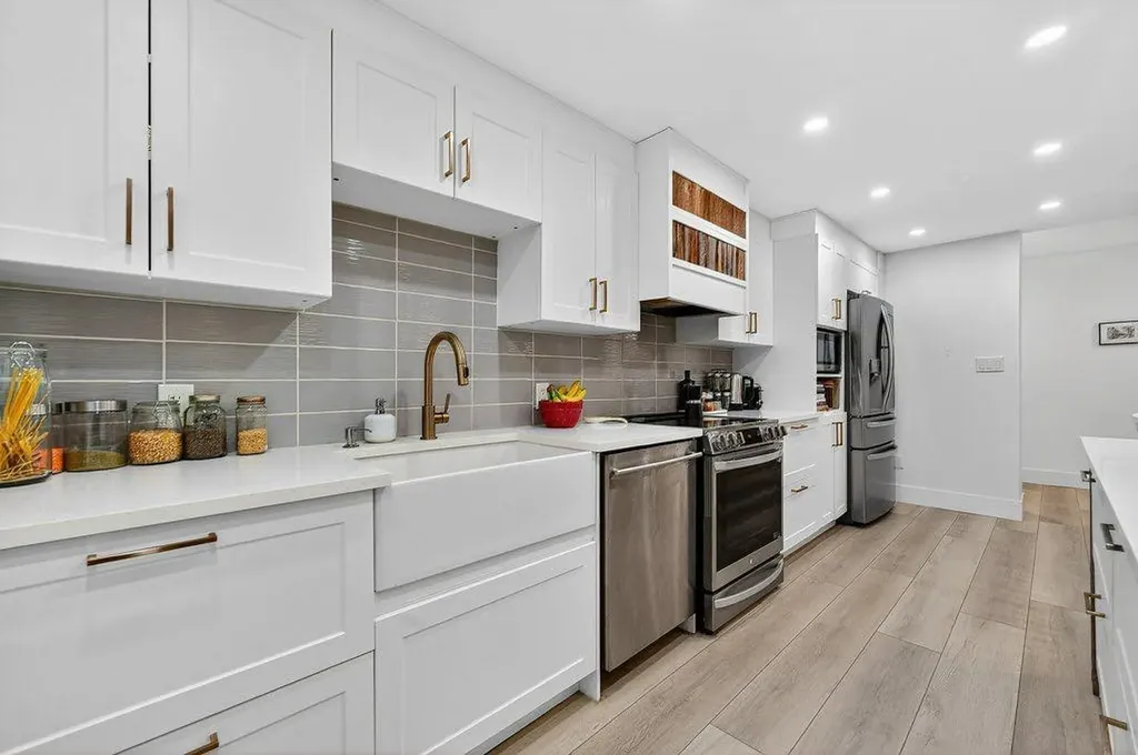 1215 Cameron Avenue SW Calgary AB T2T 0K8