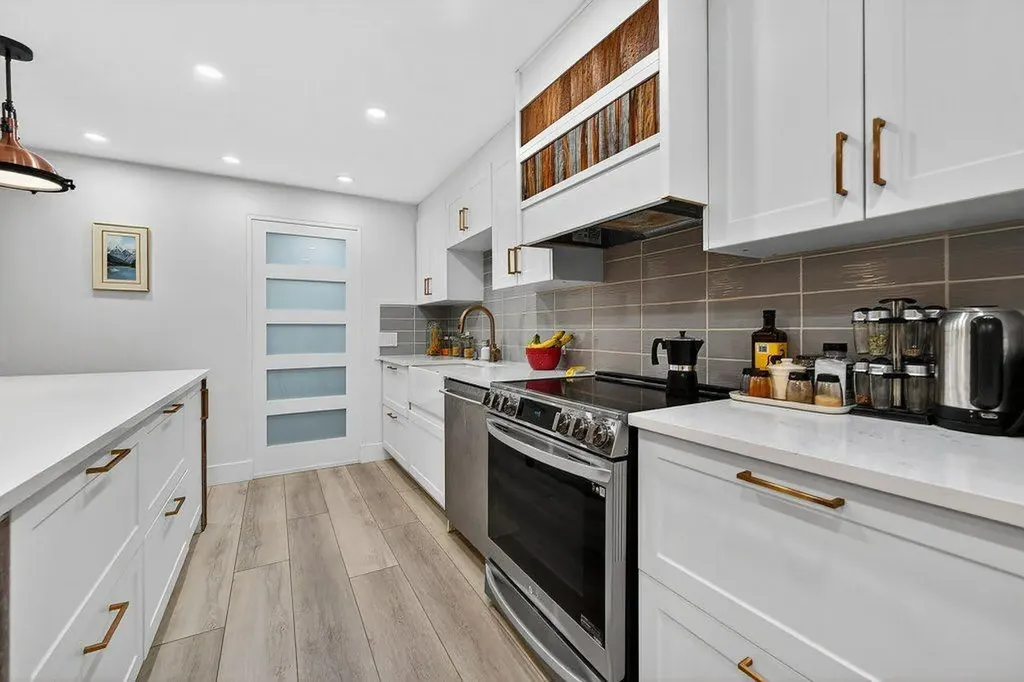 1215 Cameron Avenue SW Calgary AB T2T 0K8