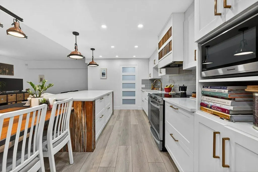 1215 Cameron Avenue SW Calgary AB T2T 0K8