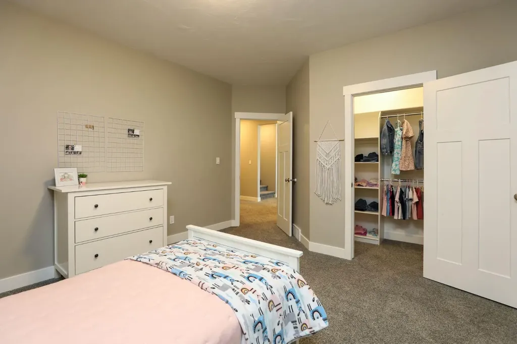 372 E 1 Avenue N Magrath AB T0K 1J0