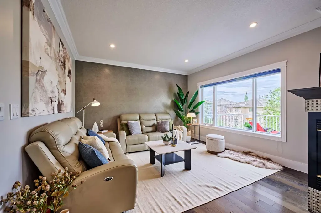 605 Hamptons Drive NW Calgary AB T3A 6A2