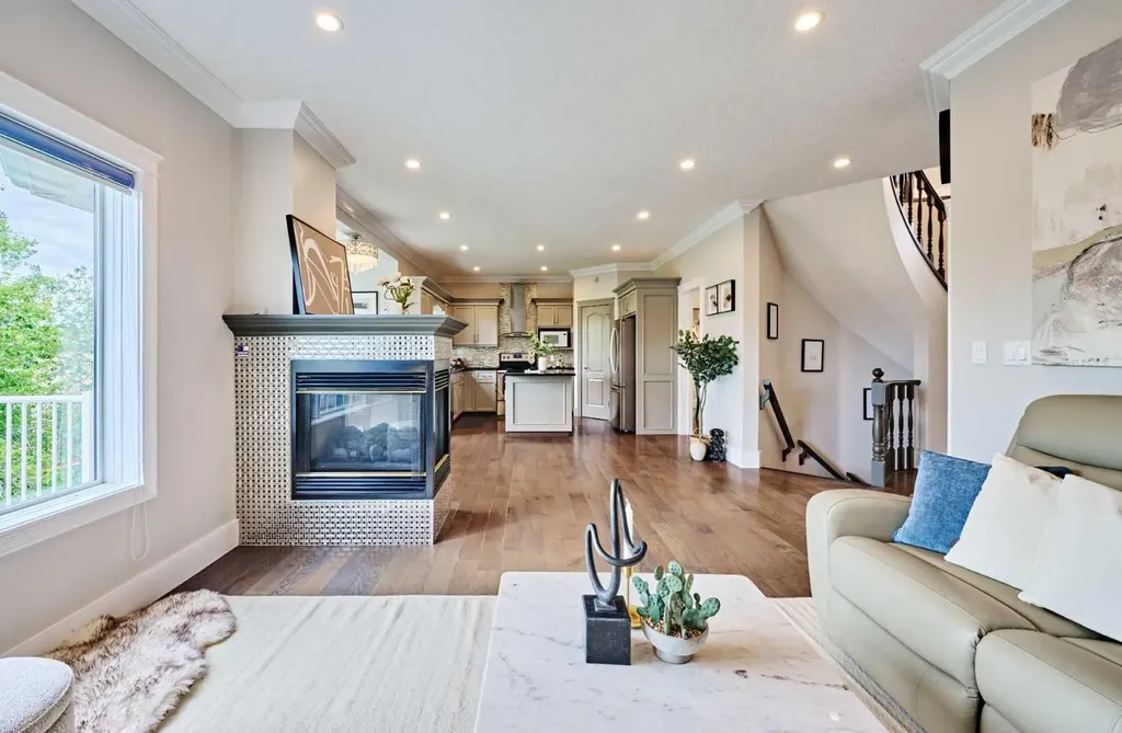 605 Hamptons Drive NW Calgary AB T3A 6A2