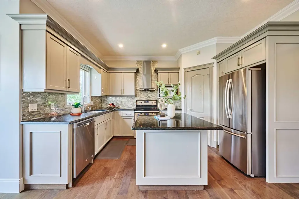 605 Hamptons Drive NW Calgary AB T3A 6A2