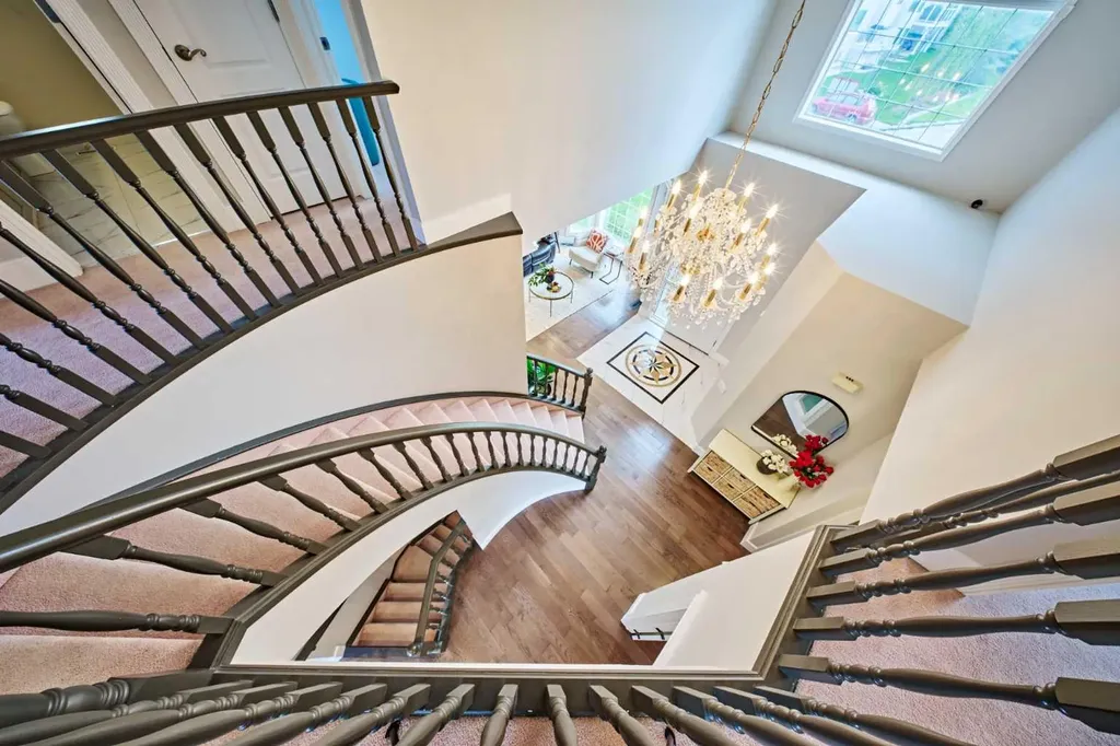 605 Hamptons Drive NW Calgary AB T3A 6A2