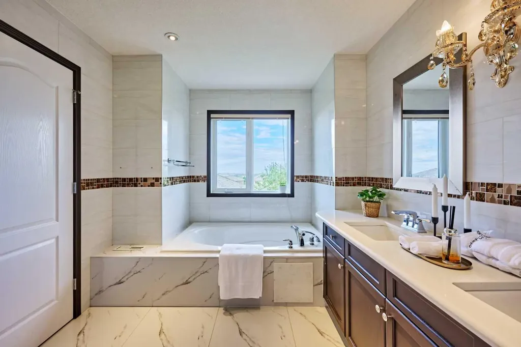 605 Hamptons Drive NW Calgary AB T3A 6A2