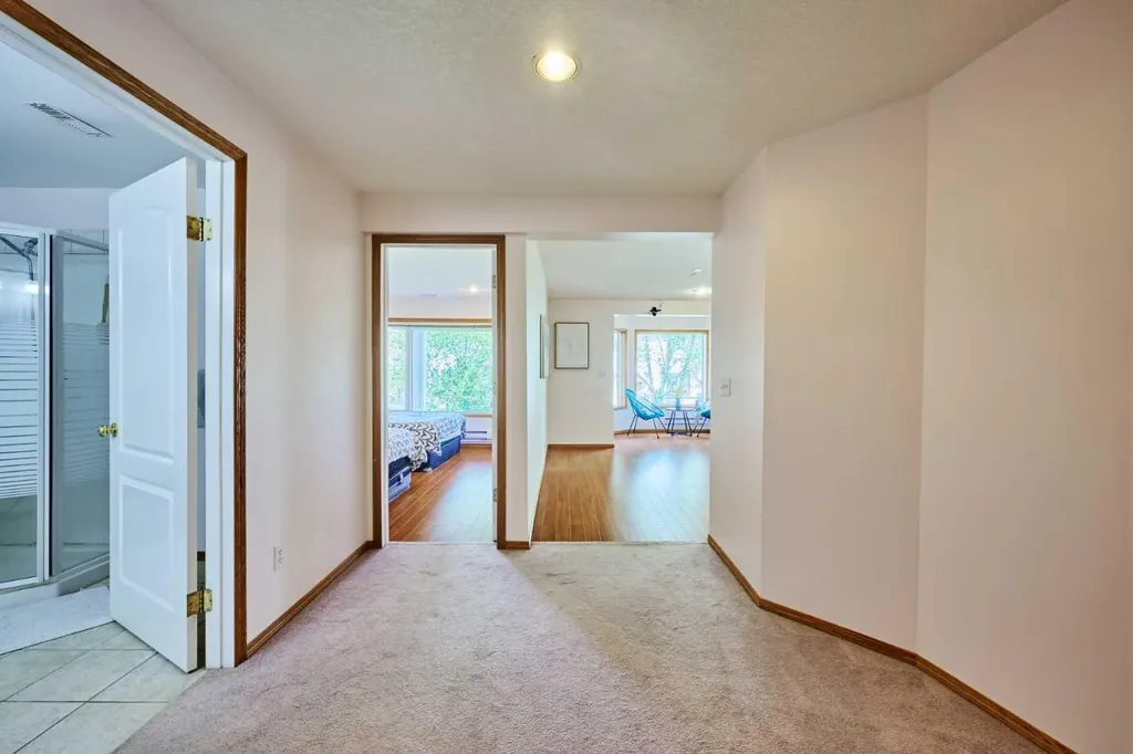 605 Hamptons Drive NW Calgary AB T3A 6A2