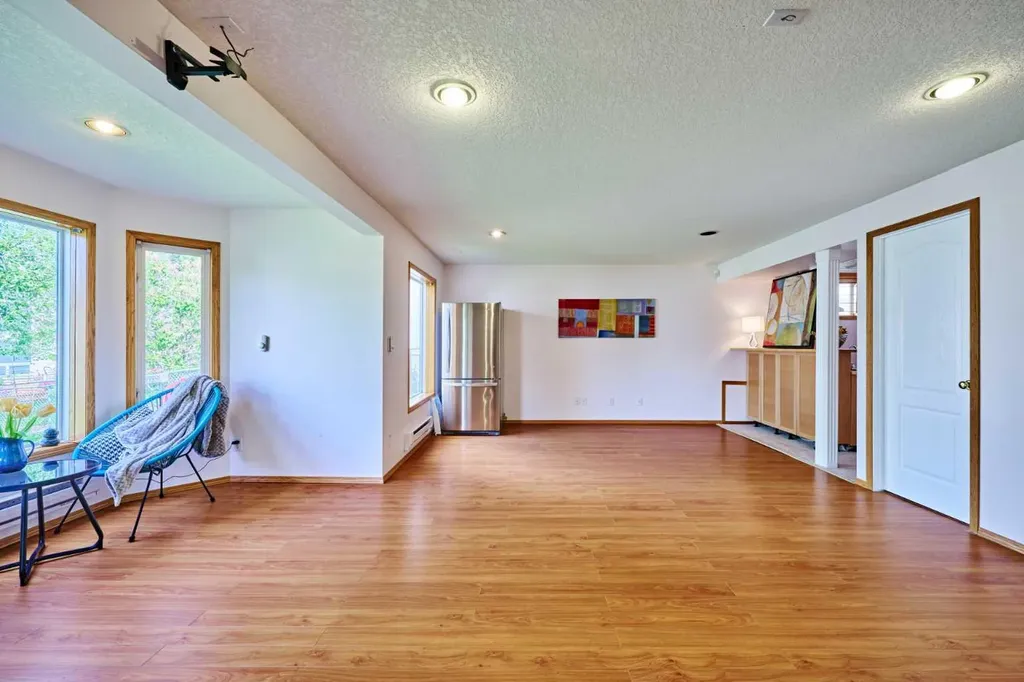 605 Hamptons Drive NW Calgary AB T3A 6A2