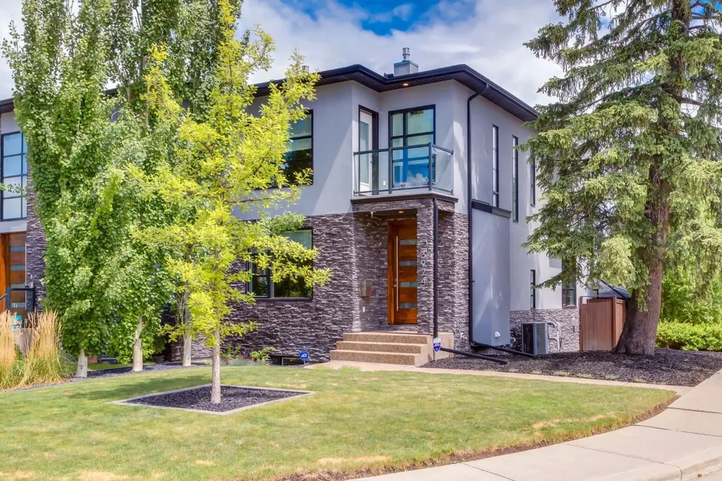 3924 18 Street SW Calgary AB T2T 4V4