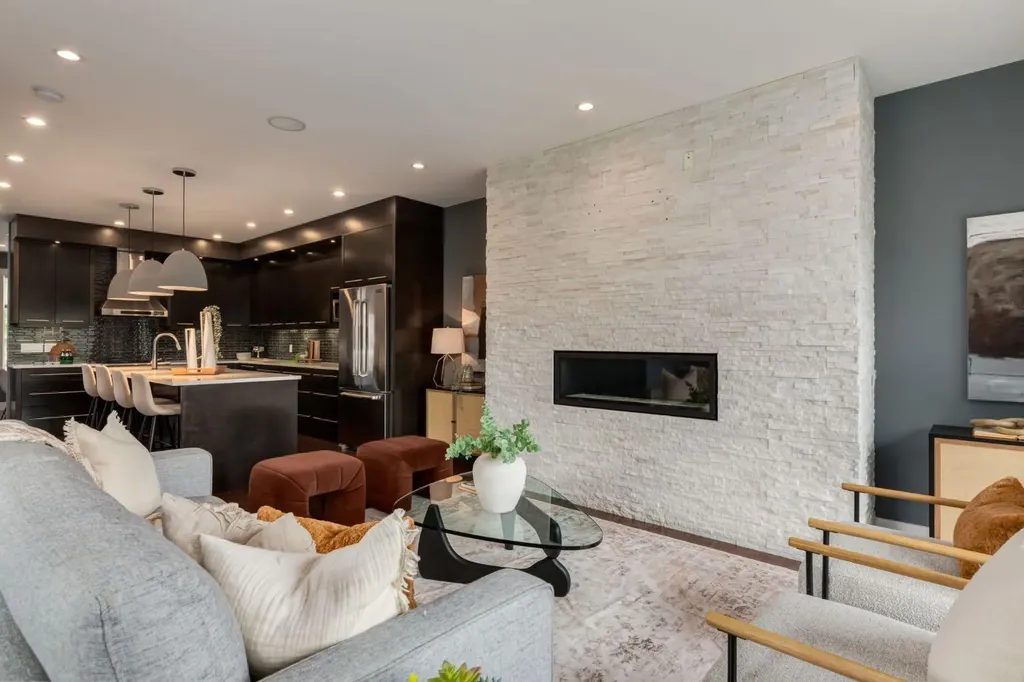 3924 18 Street SW Calgary AB T2T 4V4